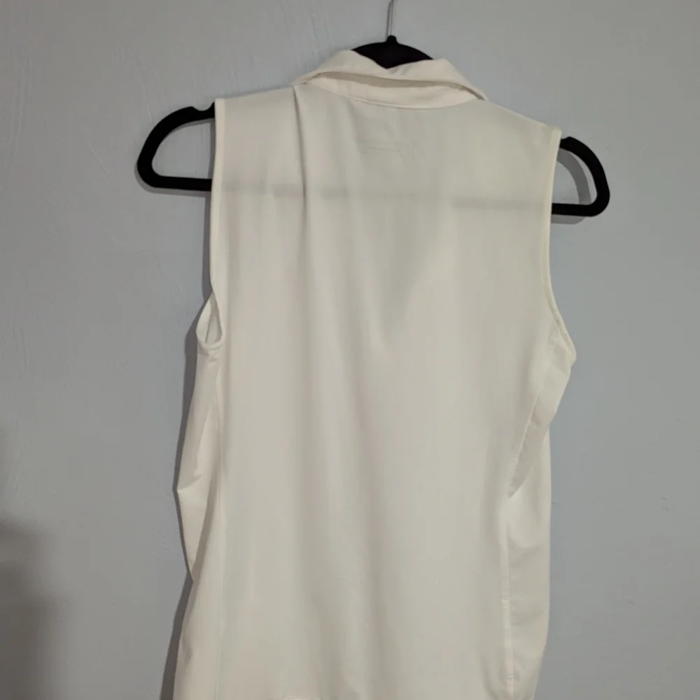 Vineyard Vines Women's White Sleeveless Top - Picture 4 of 4